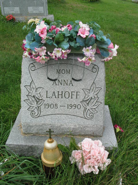 Anna Lahoff tombstone