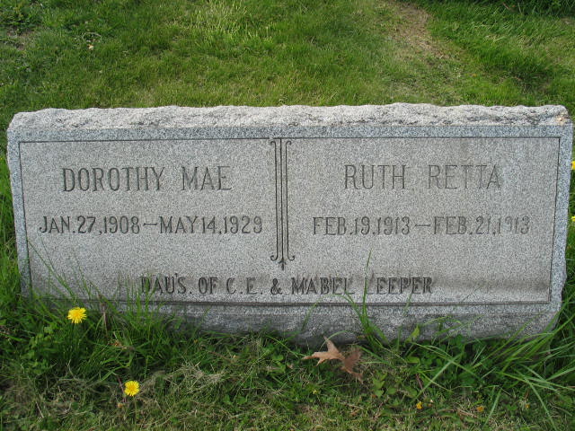 Dorothy Mae and Ruth Retta Leeper tombstone