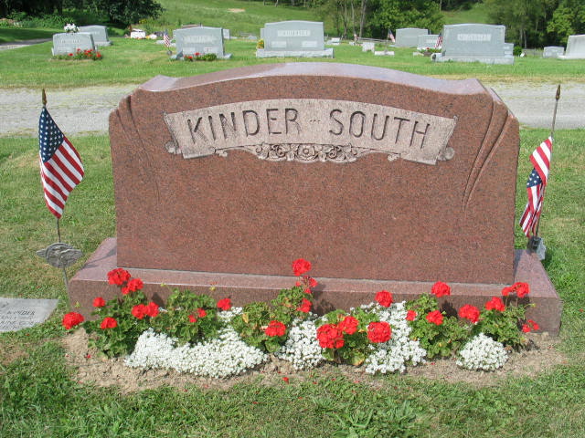 Kinder - South monument