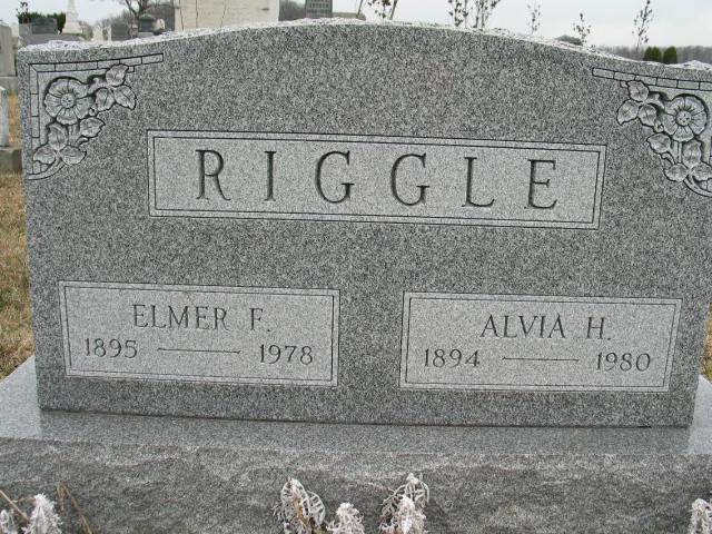 Elmer and Alvia Riggle tombstone