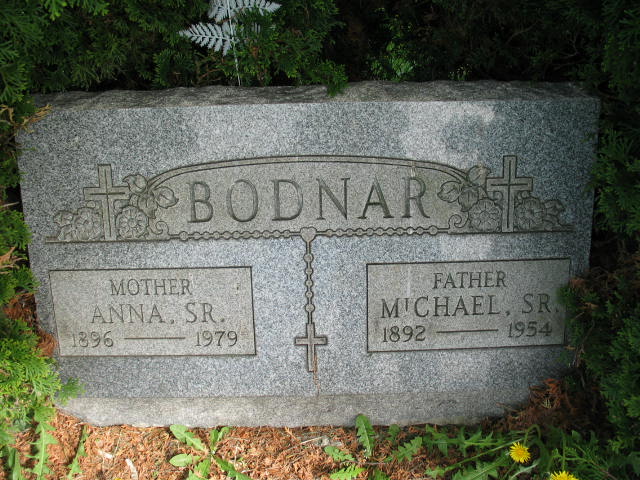 Anna Sr. and Michael Sr. Bodnar tombstone