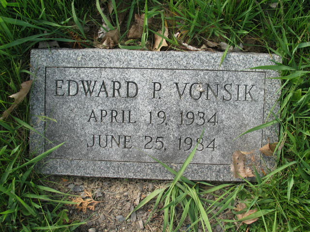 Edward P. Vosnik tombstone