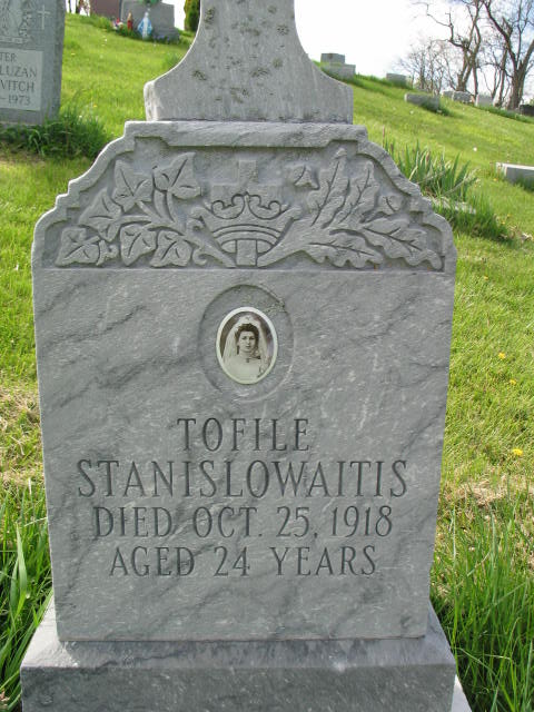 Tofile Stanislowaitis tombstone