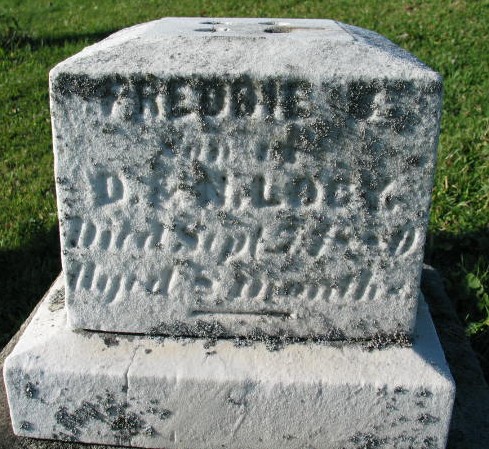 Freddie Locy tombstone