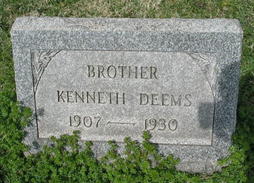 Kenneth Deems tombstone